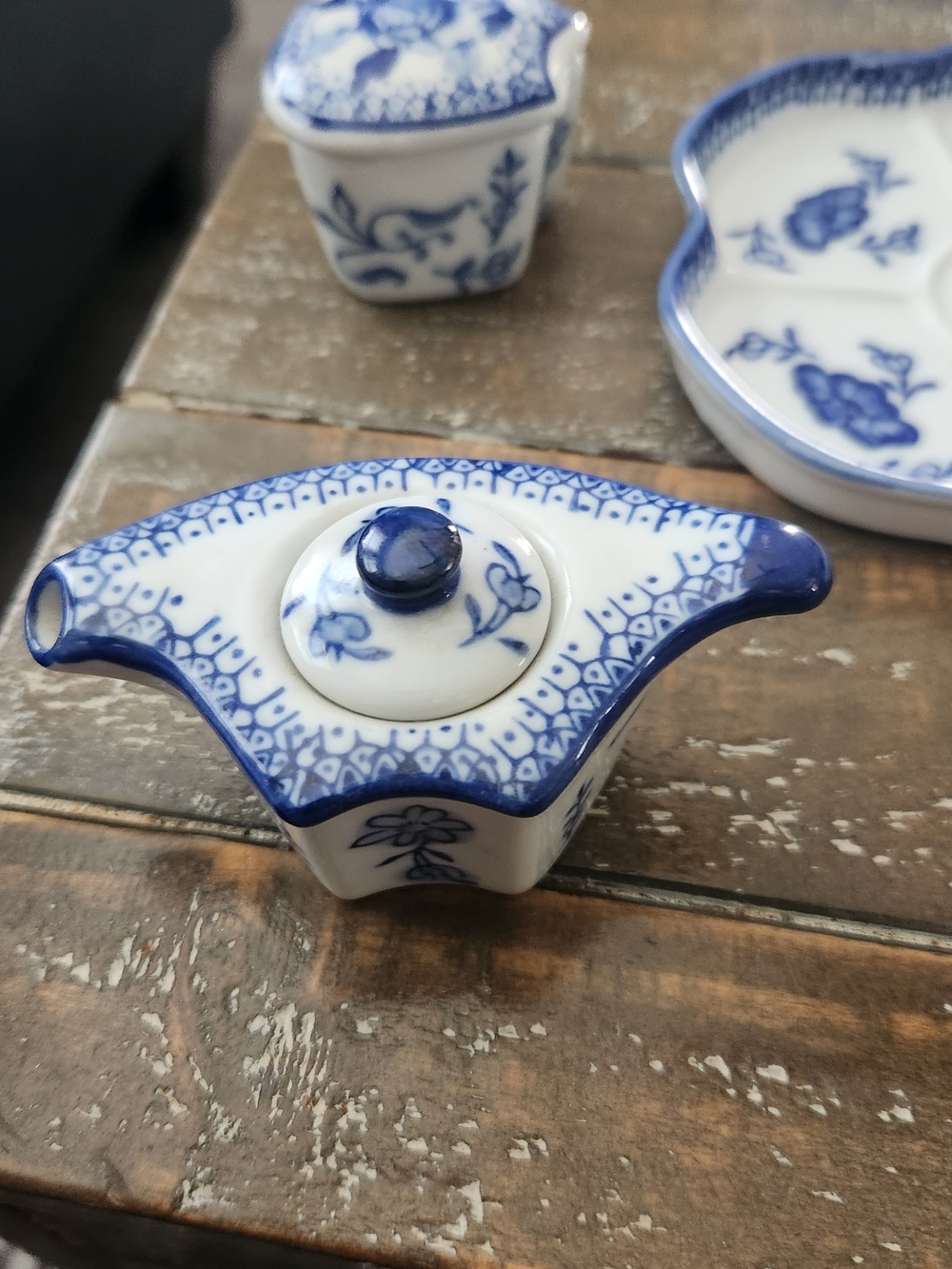 Blue and White Ceramic Condiment Set - Porcelain Spice Server No Chips. - Picture 6 of 7